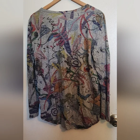 Artistic V-Neck Longsleeve in Multicolor by INoah - Picture 4 of 4